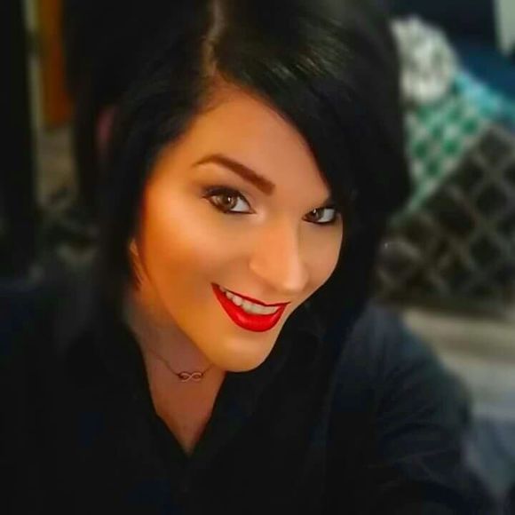 Meet your Posher, Cheree - Picture 1 of 1